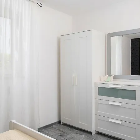 Stunning In With Kitchen