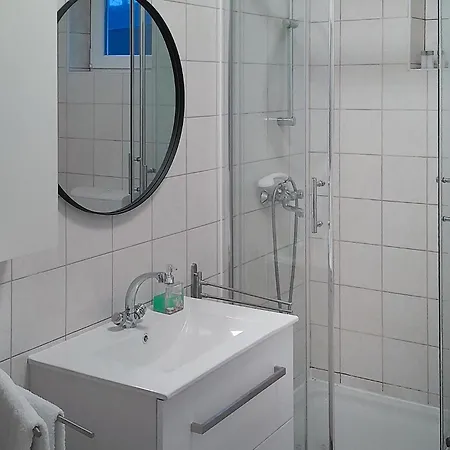 Stunning In With Kitchen *