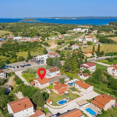 Stunning In With Kitchen Holiday home *